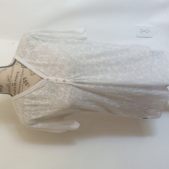 Kuhl Tops Kuhl Womens Blouse Sheer Daisy All Over Floral Print